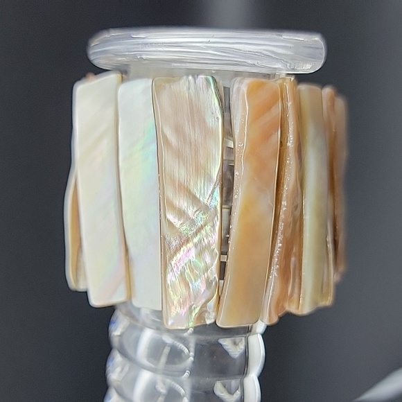 Iridescent Mother Of Pearl Shell Bracelet US Size 7 To 7-1/2" - Picture 6 of 7